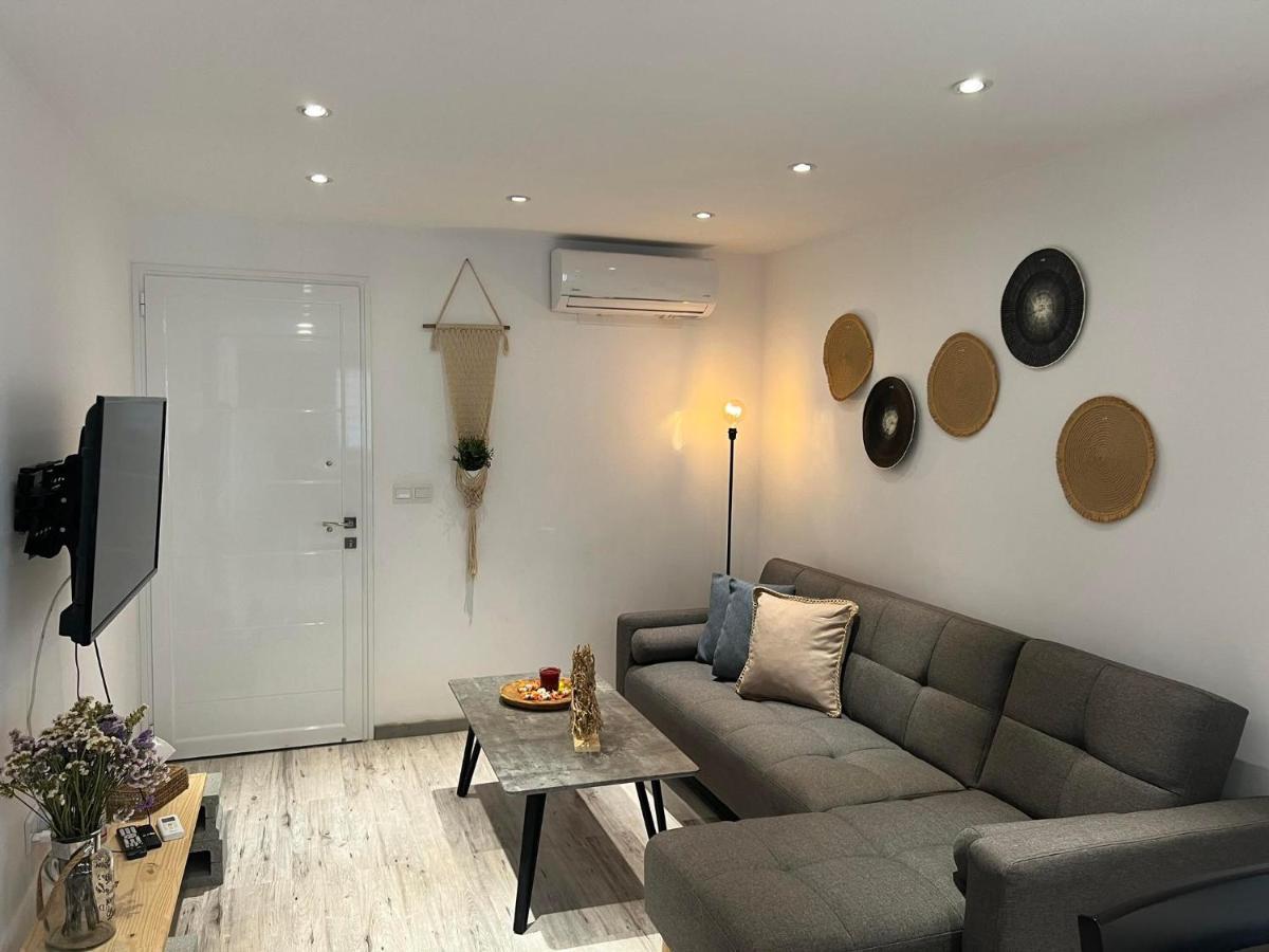 Luxury Lavender Apartment Larnaca Exterior photo